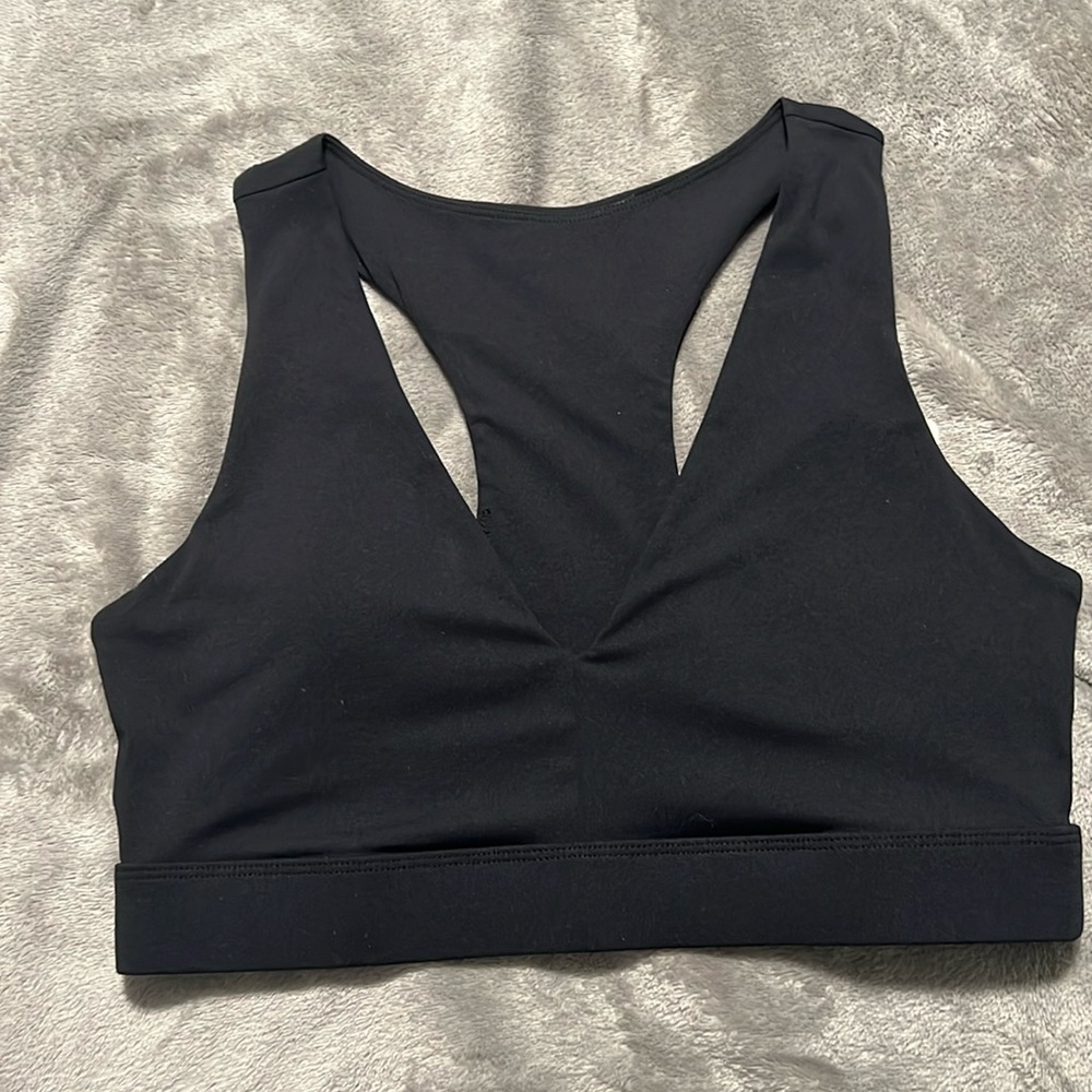 Fabletics On the Go Midi Medium Impact Sports Bra